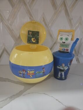 Toy Story 5 Yellow & Blue Kids Snack Bowl.. Cup Set.. Pin Collectors Card